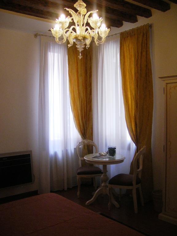 Ca' Luisa Bed & Breakfast Venesia Ruang foto